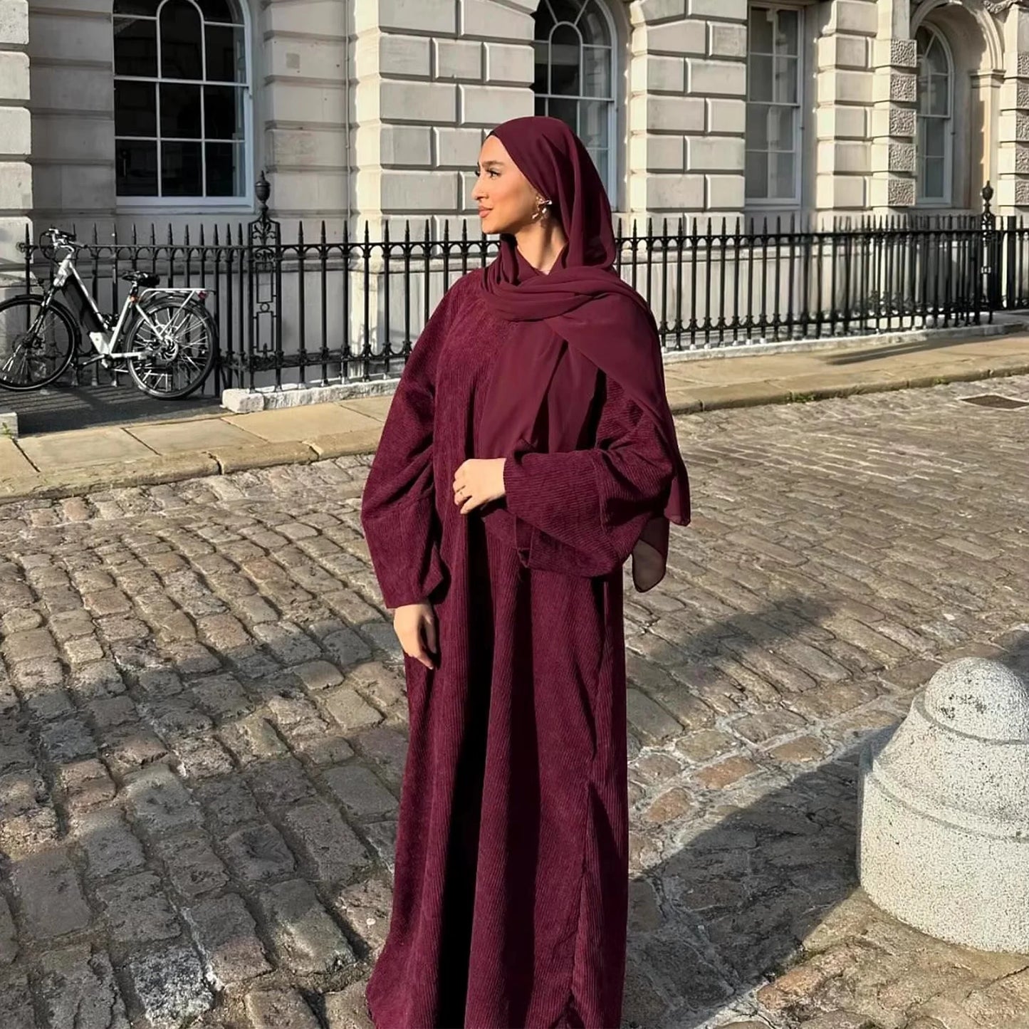 2025 Hot Sells Muslim Winter Abaya with Cuff Slits Middle East Style for Saudi Qatar Ramadan Celebrations and Chilly Season Wear