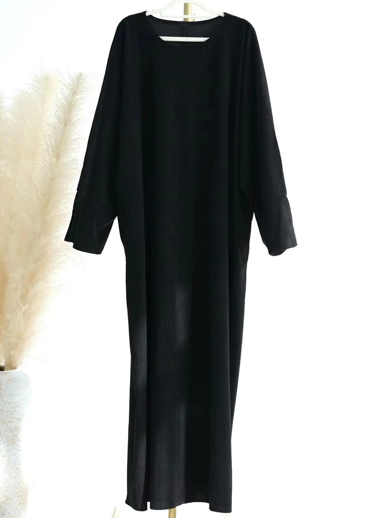 2025 Hot Sells Muslim Winter Abaya with Cuff Slits Middle East Style for Saudi Qatar Ramadan Celebrations and Chilly Season Wear