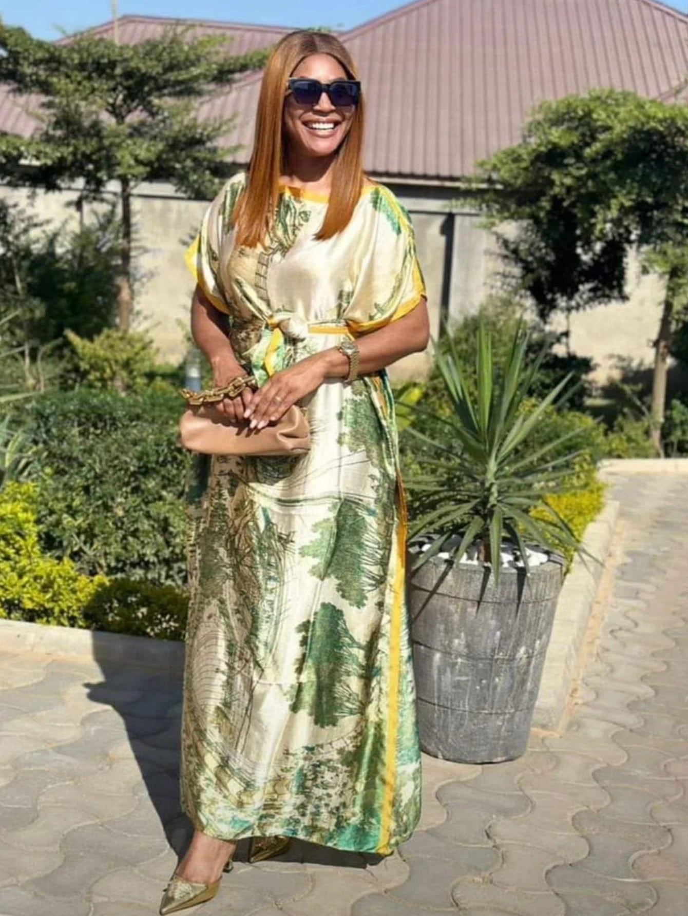 Malaysia offers a variety of fashionable loose fitting robes for Muslim women as well as Pakistani Arabian dresses