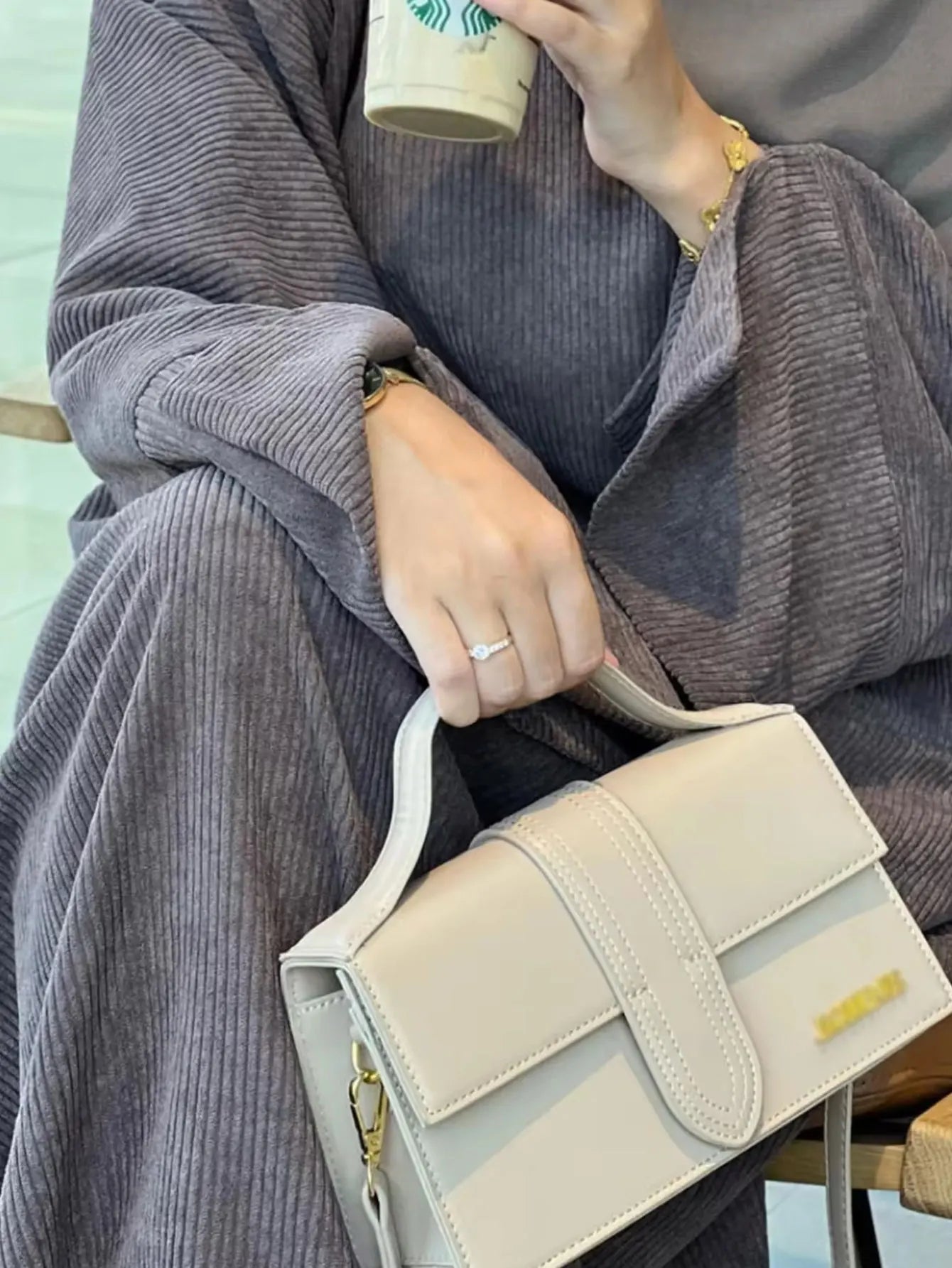 2025 Hot Sells Muslim Winter Abaya with Cuff Slits Middle East Style for Saudi Qatar Ramadan Celebrations and Chilly Season Wear